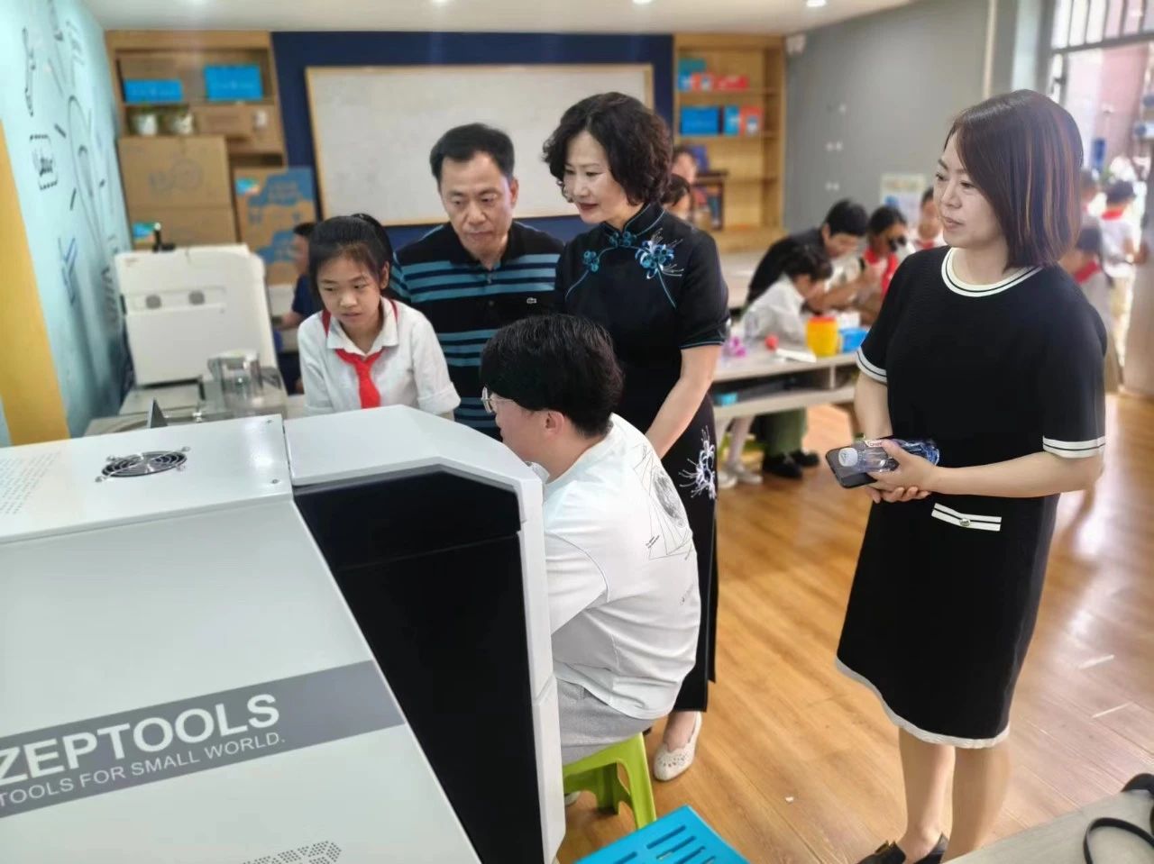 ZEM系列臺(tái)式掃描電鏡 ZEM系列臺(tái)式掃描電鏡